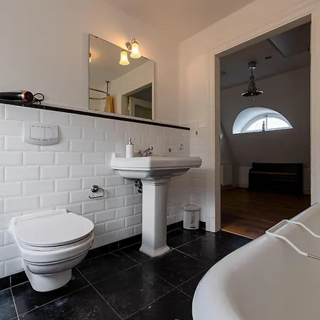 Holiday home Haushaelfte Udars
