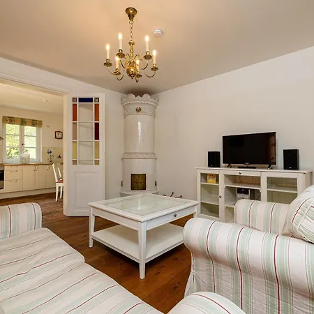Holiday home Haushaelfte Udars