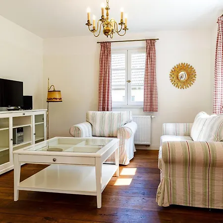 Holiday home Haushaelfte Udars